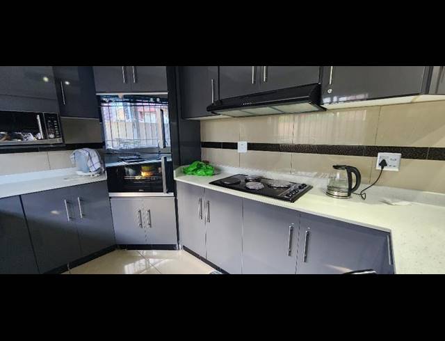 3 BEDROOM HOUSE FOR SALE IN CRAIGIEBURN